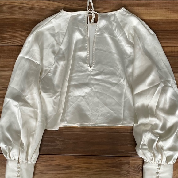H&M cropped satin top, tie back & button cuffed sleeves size XL new without tags - Picture 4 of 7